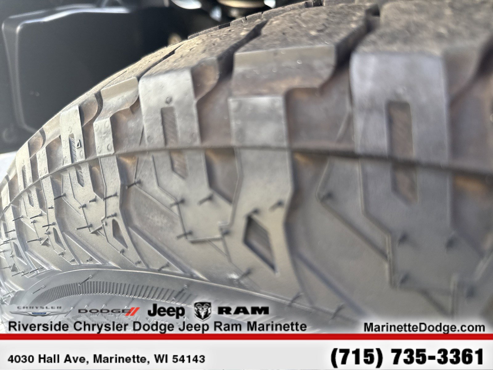 Used 2022 Jeep Wrangler Unlimited Sahara w/ Cold Weather Group AWD/4WD image 12