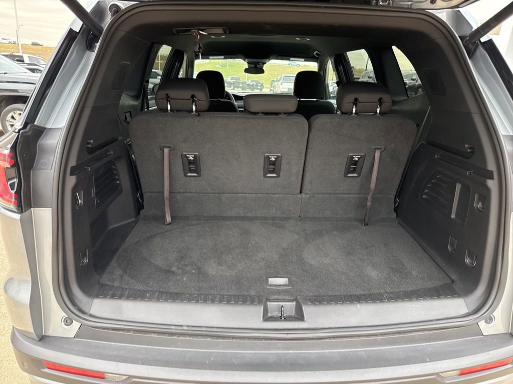 Used 2025 GMC Acadia Elevation image 8