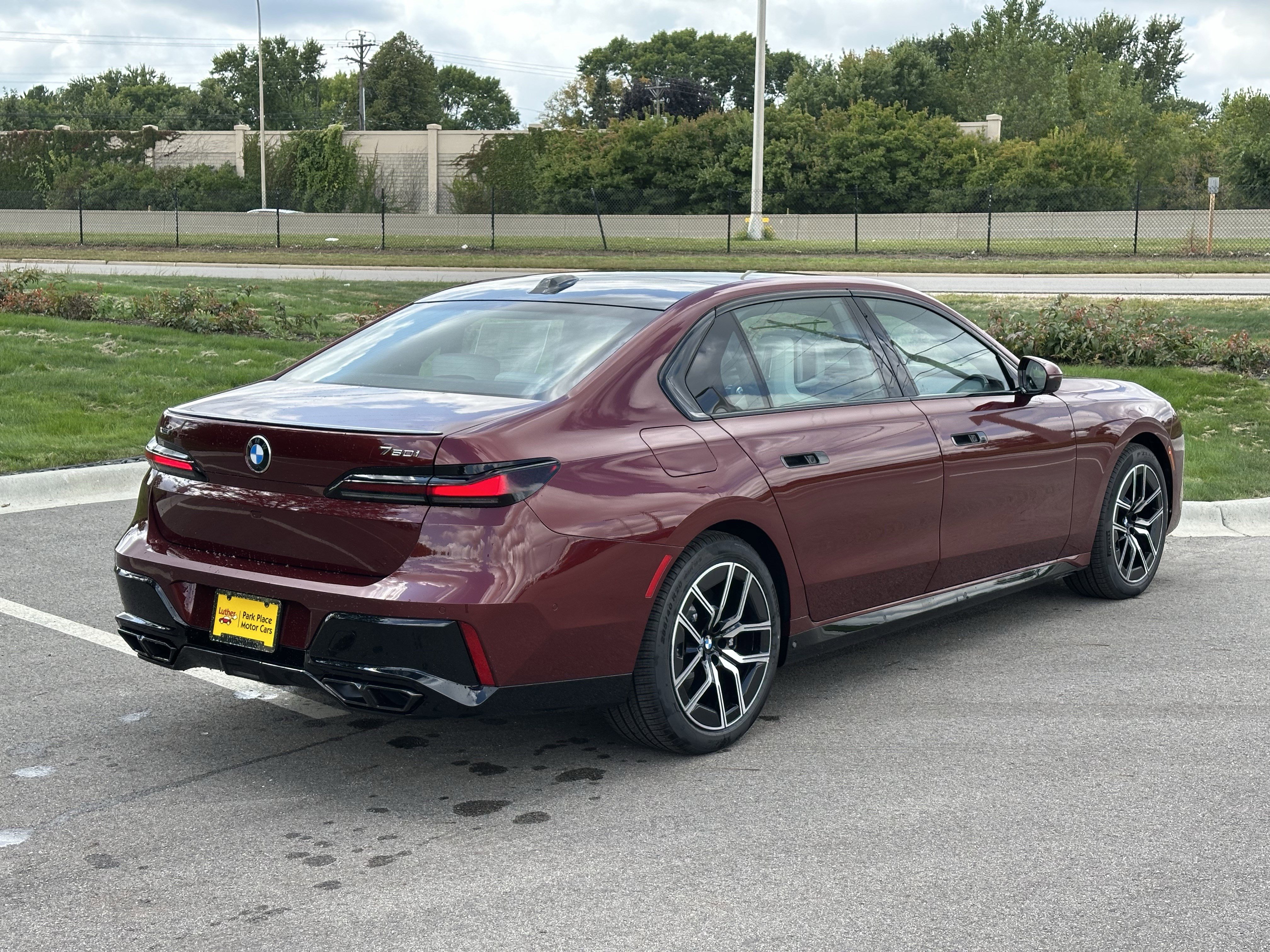 New 2026 BMW 760i xDrive w/ Executive Package image 7