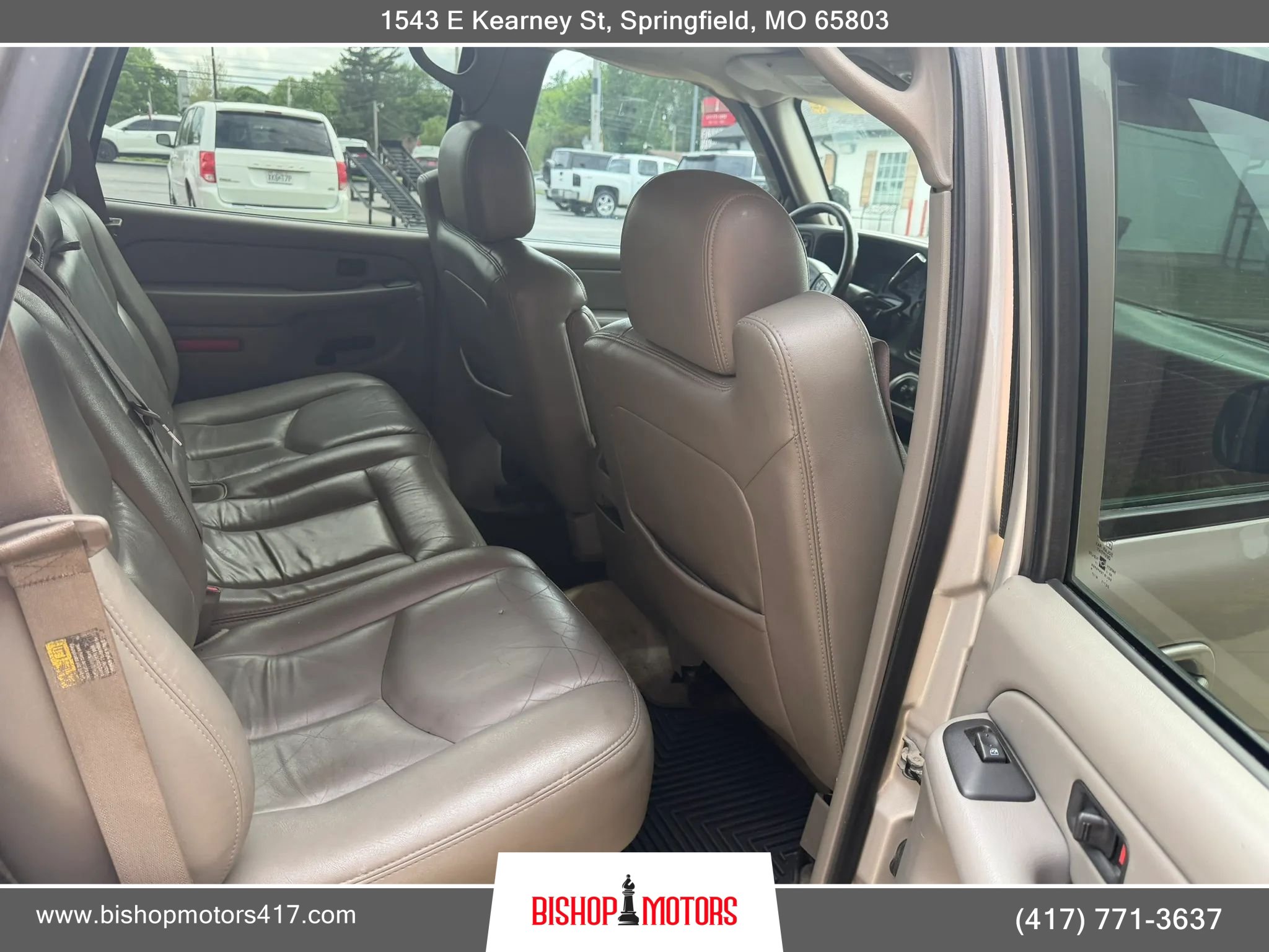 Used 2004 Chevrolet Tahoe LT w/ LT Preferred Equipment Group AWD/4WD image 11