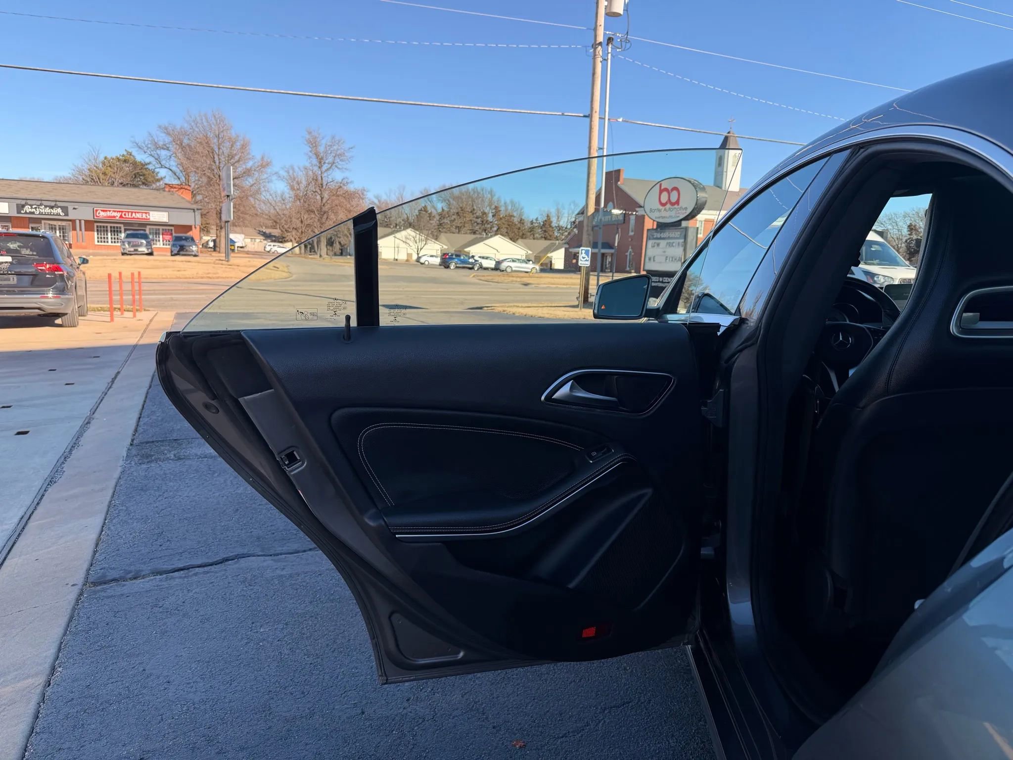 Used 2014 Mercedes-Benz CLA 250 image 23