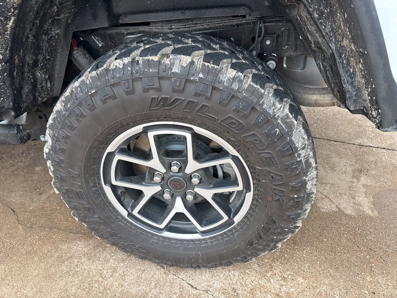 Used 2026 Jeep Gladiator Rubicon AWD/4WD image 9