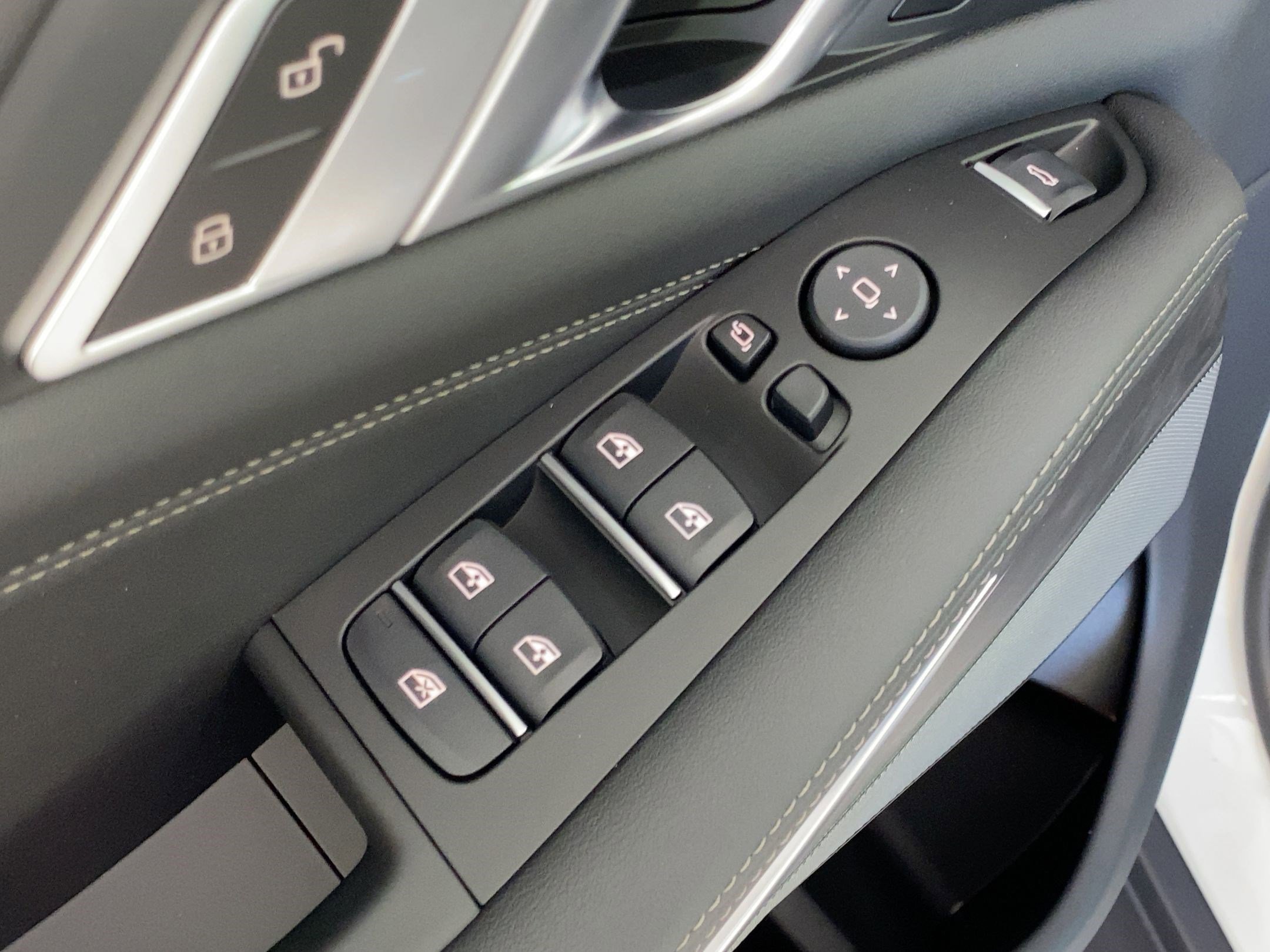 Used 2026 BMW X5 sDrive40i w/ Premium Package image 21