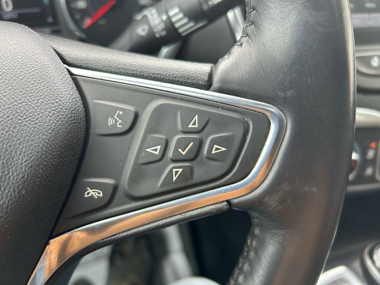 Used 2018 Chevrolet Equinox LT image 20