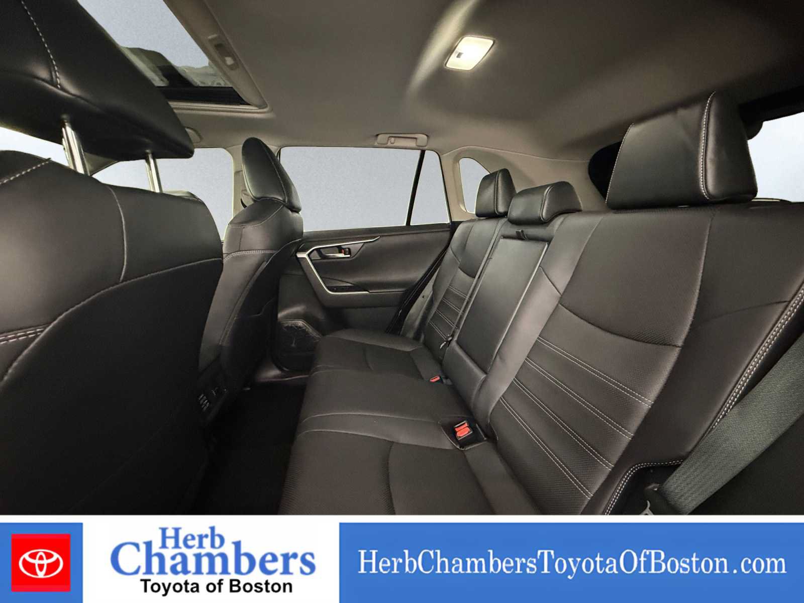 Used 2022 Toyota RAV4 Limited AWD/4WD image 18