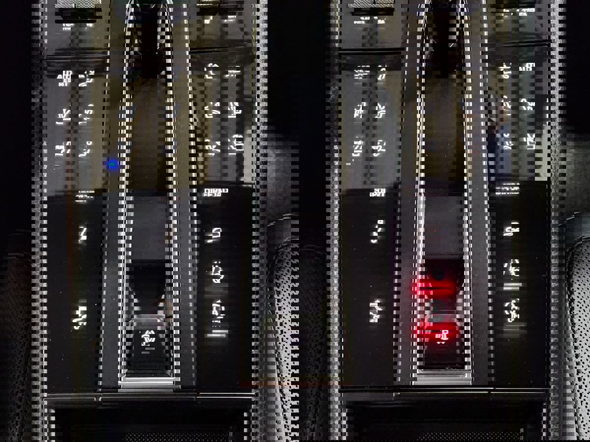 Used 2023 Porsche Macan S image 39