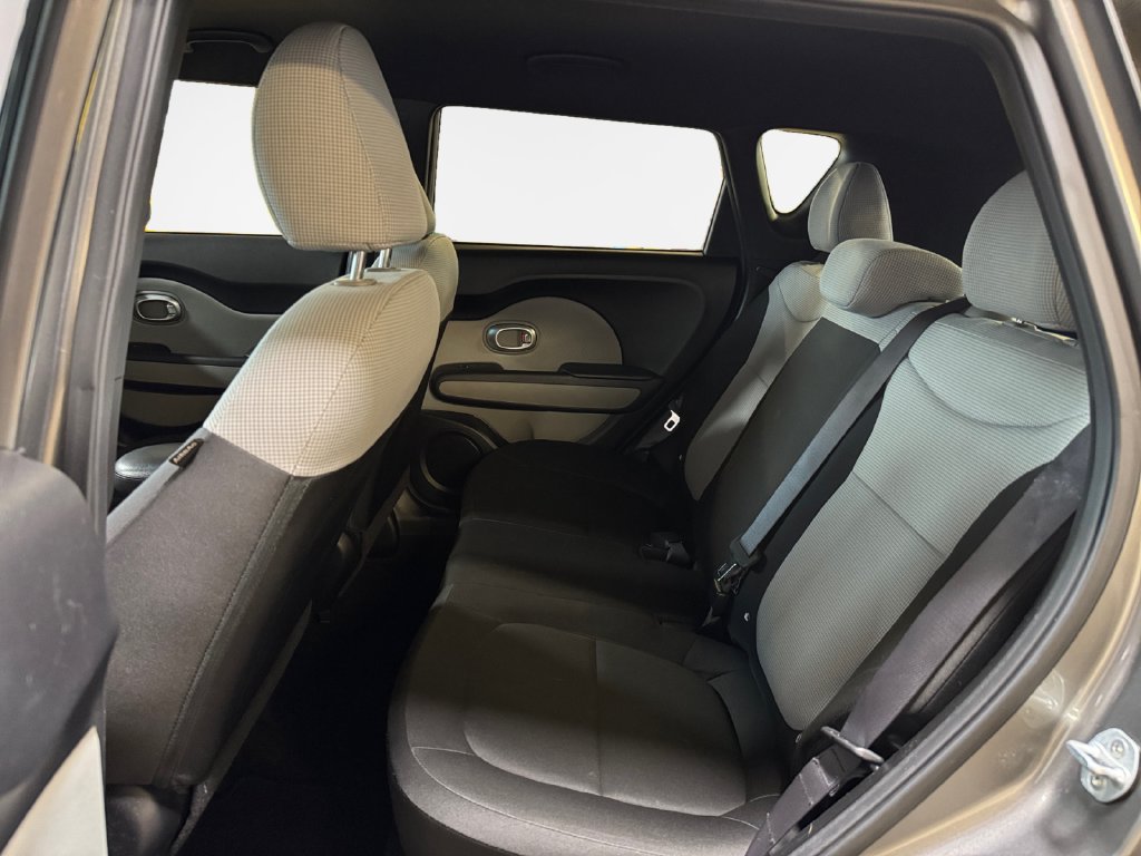 Used 2016 Kia Soul FWD image 24