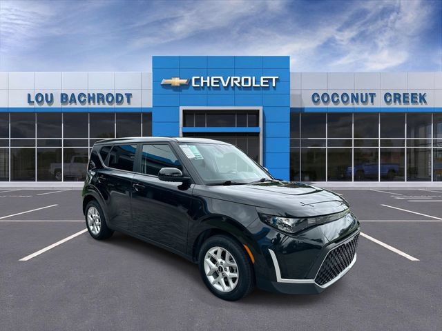 Used 2024 Kia Soul LX w/ Option Group 015 FWD image 2
