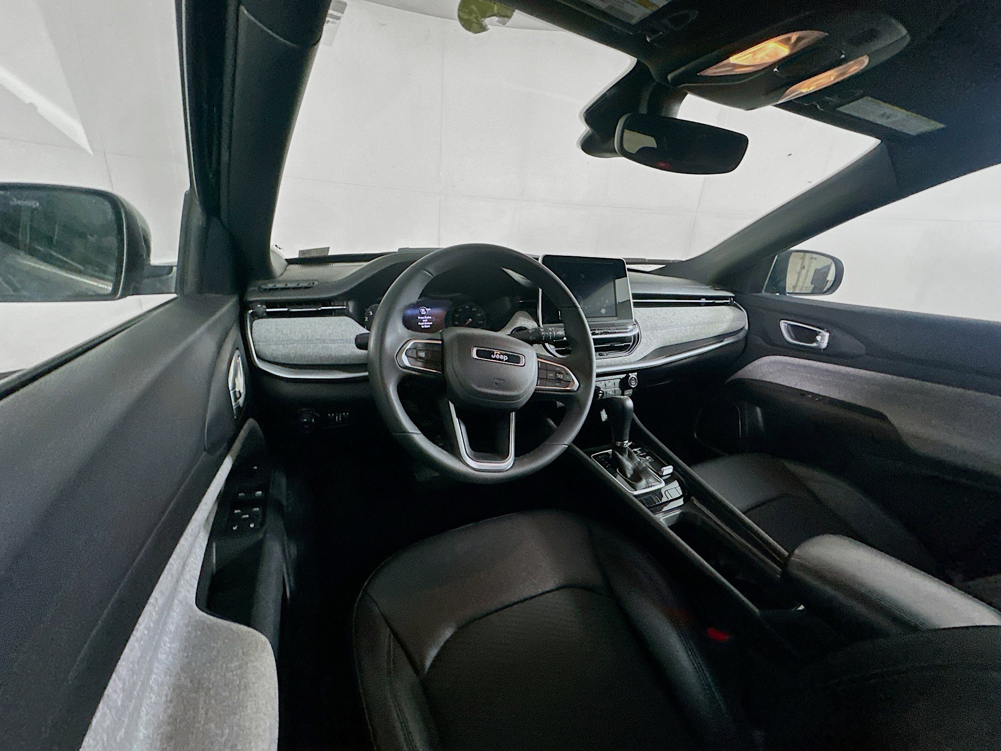 Used 2025 Jeep Compass Latitude image 18