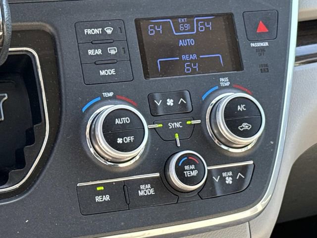 Used 2015 Toyota Sienna XLE Premium FWD image 20