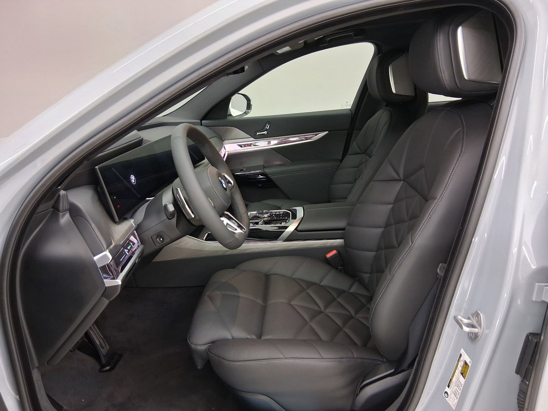 New 2026 BMW 740i w/ Premium Package image 3