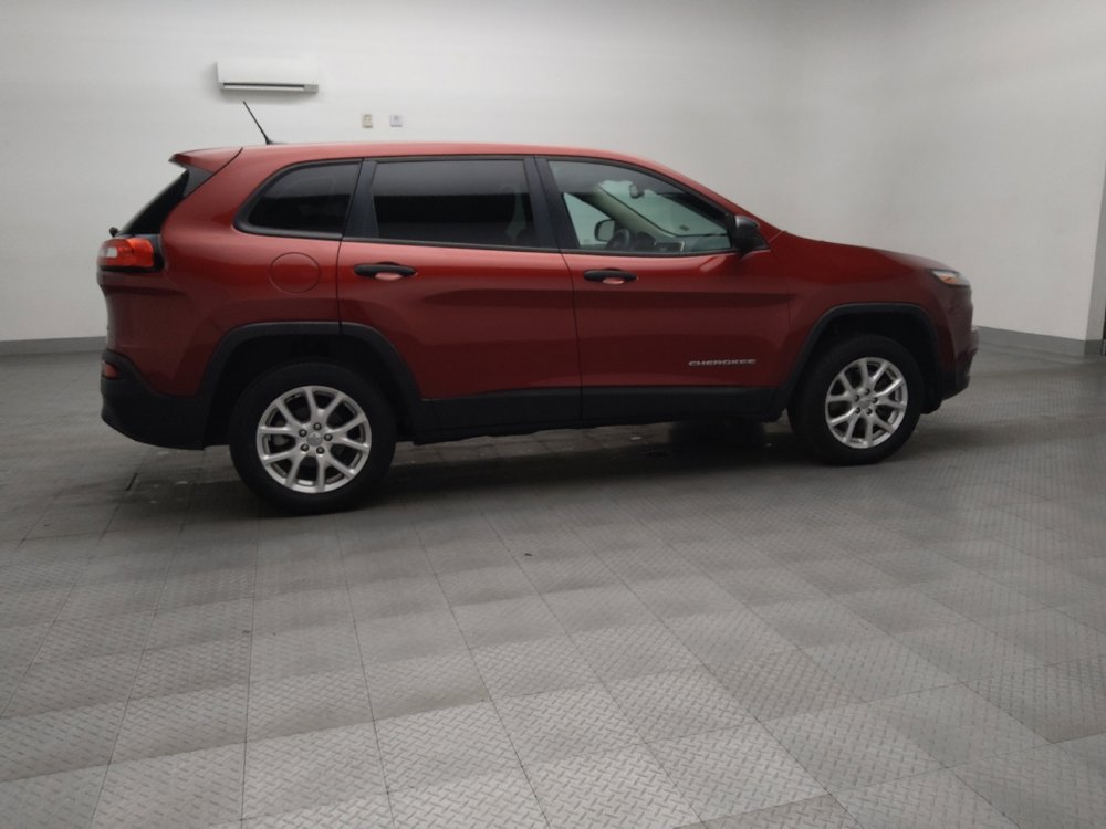 Used 2015 Jeep Cherokee Sport FWD image 10