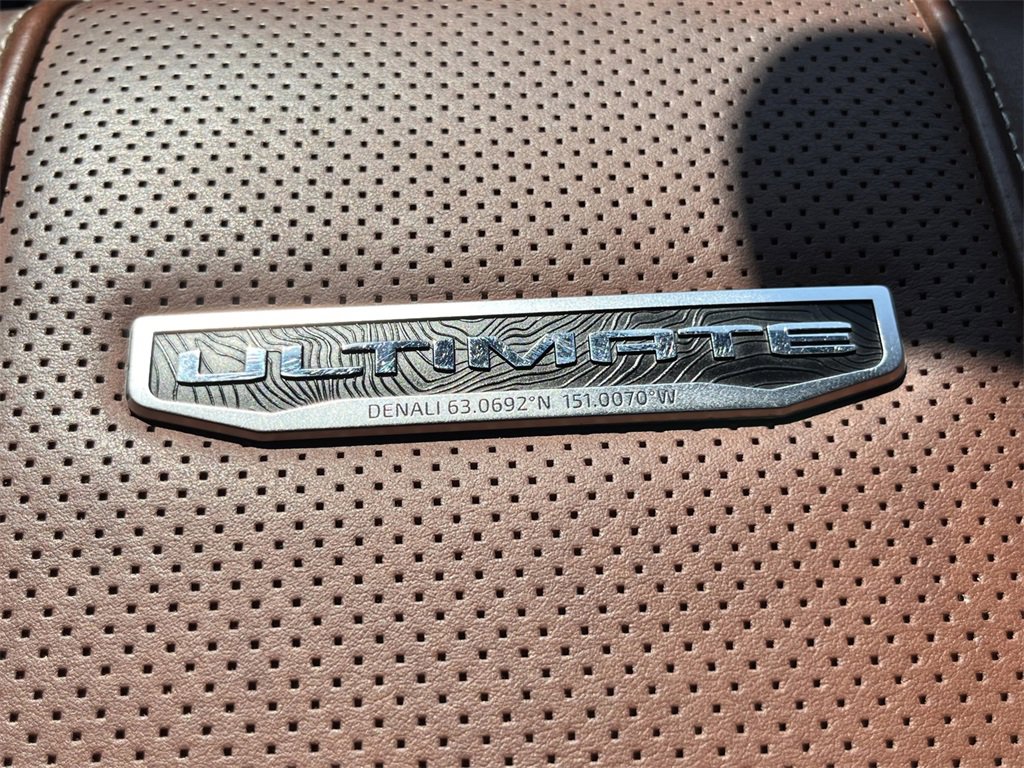 Used 2024 GMC Sierra 3500 Denali Ultimate image 38