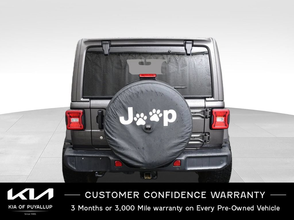 Used 2018 Jeep Wrangler Unlimited Sahara AWD/4WD image 6