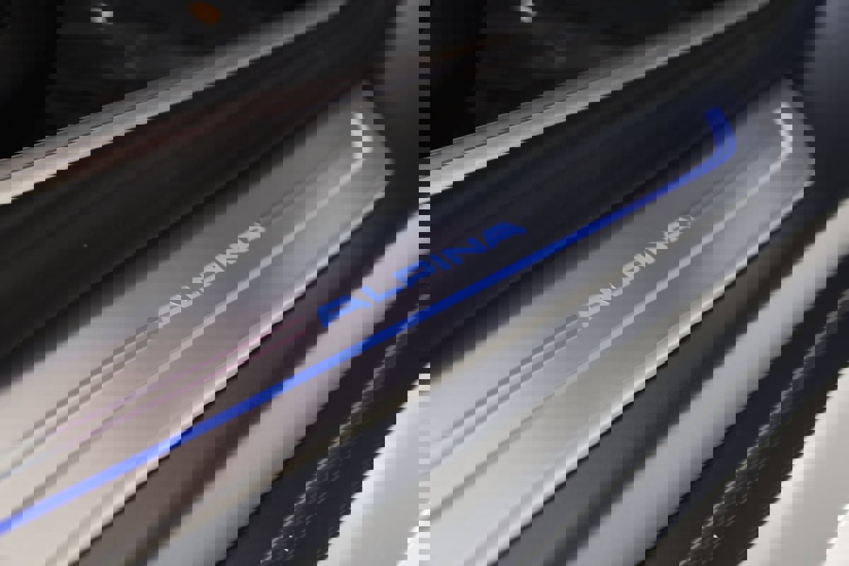 Used 2022 BMW ALPINA B7 xDrive w/ Luxury Rear Seating Package image 16