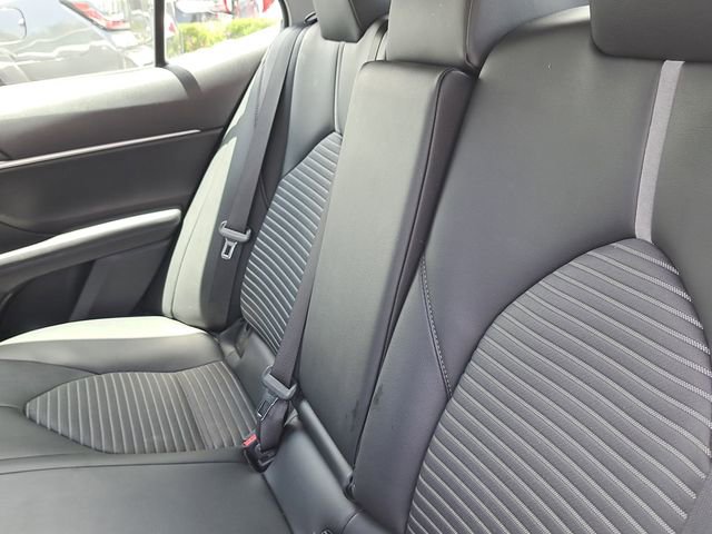 Used 2021 Toyota Camry SE w/ Convenience Package image 11