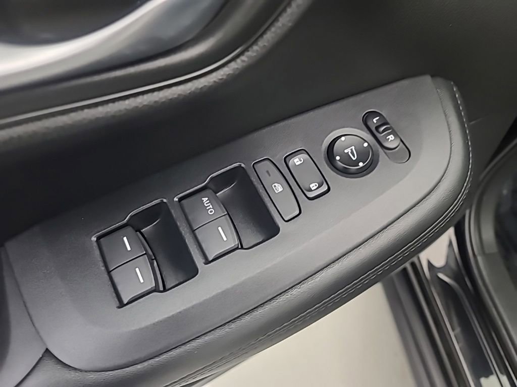 Used 2025 Honda HR-V LX image 21