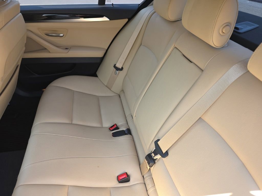 Used 2016 BMW 550i xDrive Sedan image 17
