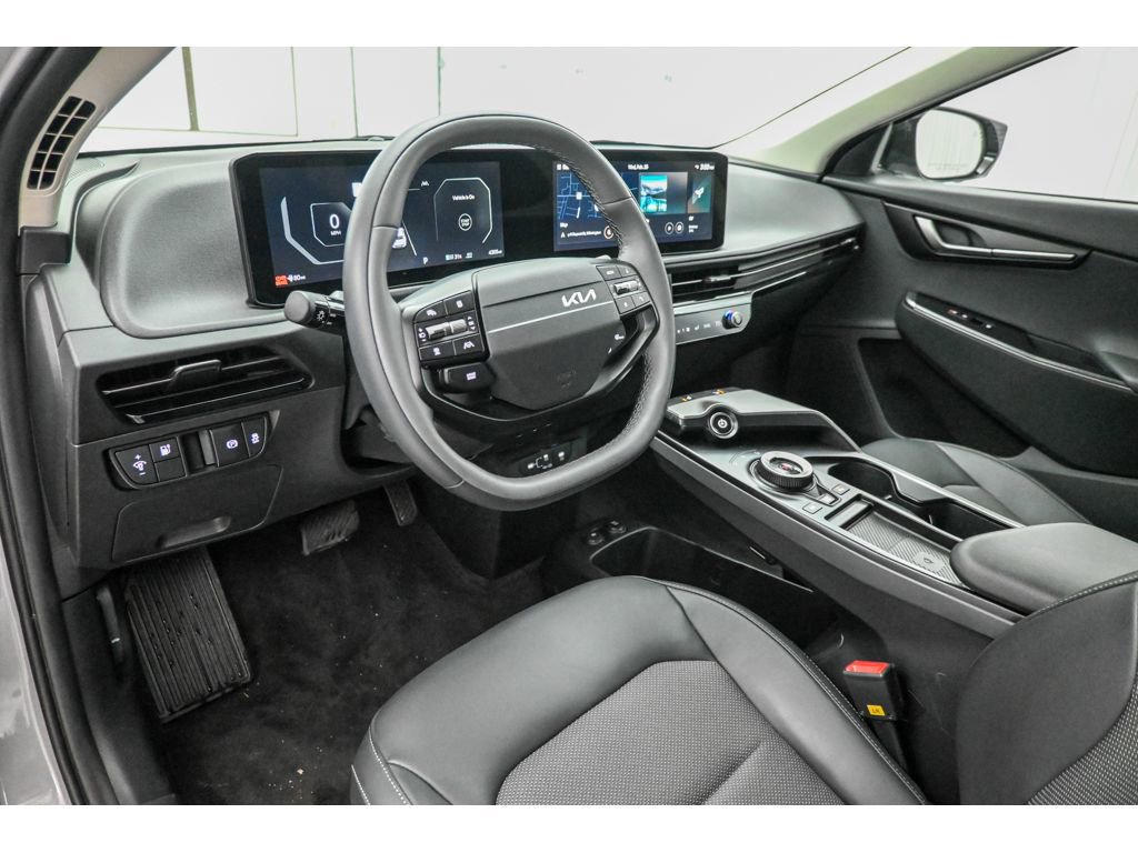 Used 2025 Kia EV6 Light w/ Light LR Technology Package image 16