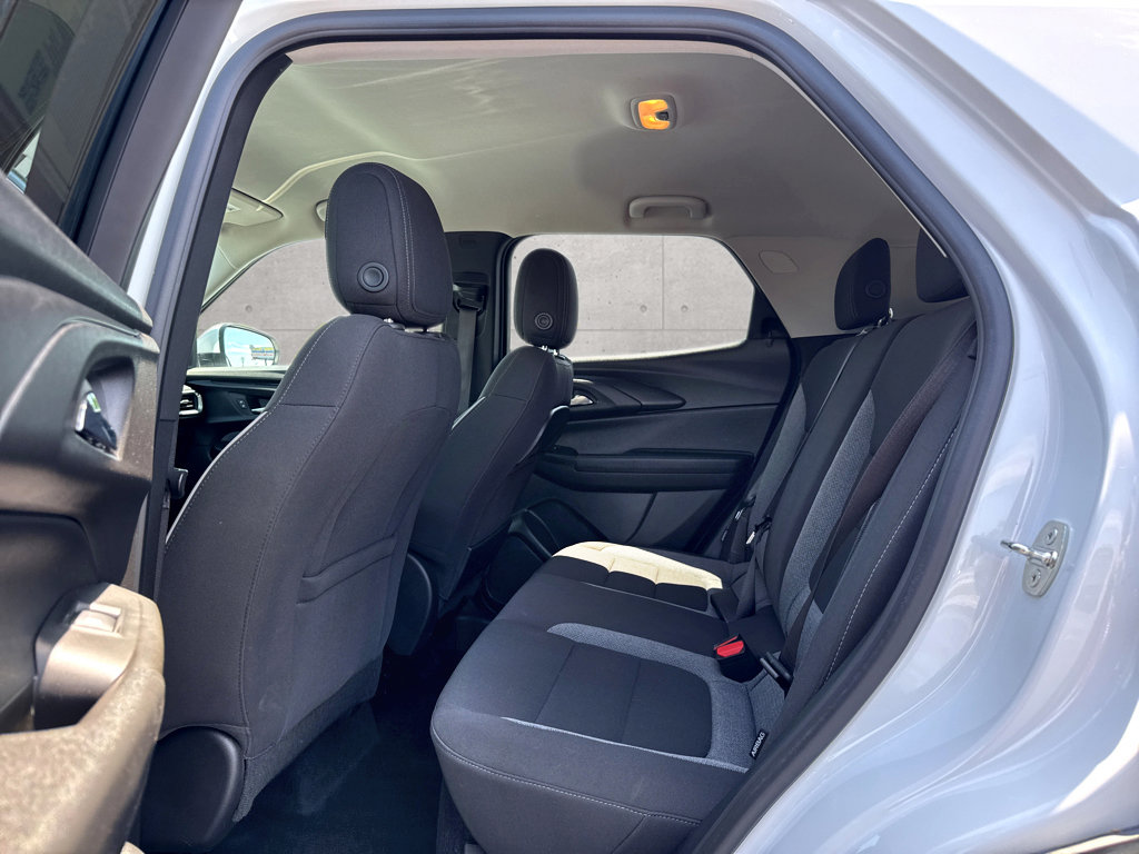 Used 2023 Chevrolet TrailBlazer LT w/ Convenience Package FWD image 9