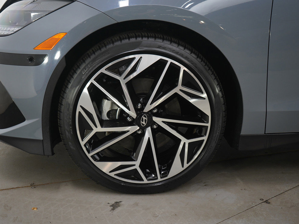 Used 2023 Hyundai Ioniq 6 Limited image 27