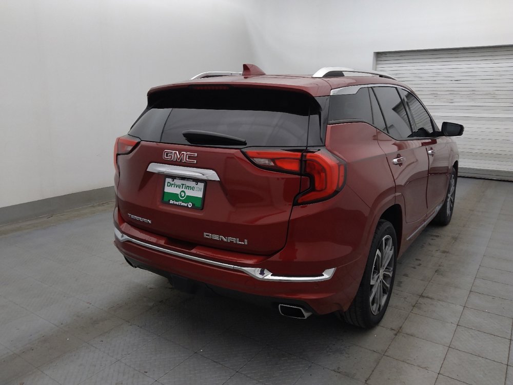 Used 2020 GMC Terrain Denali w/ Denali Premium Package FWD image 9