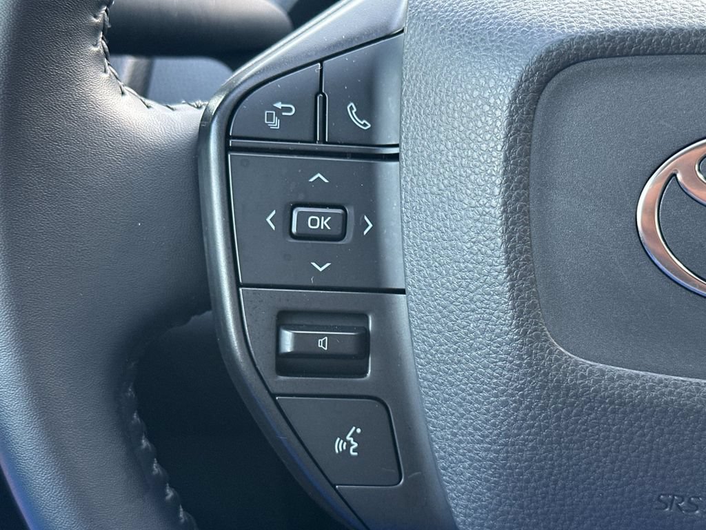 Certified 2025 Toyota Prius LE FWD image 25
