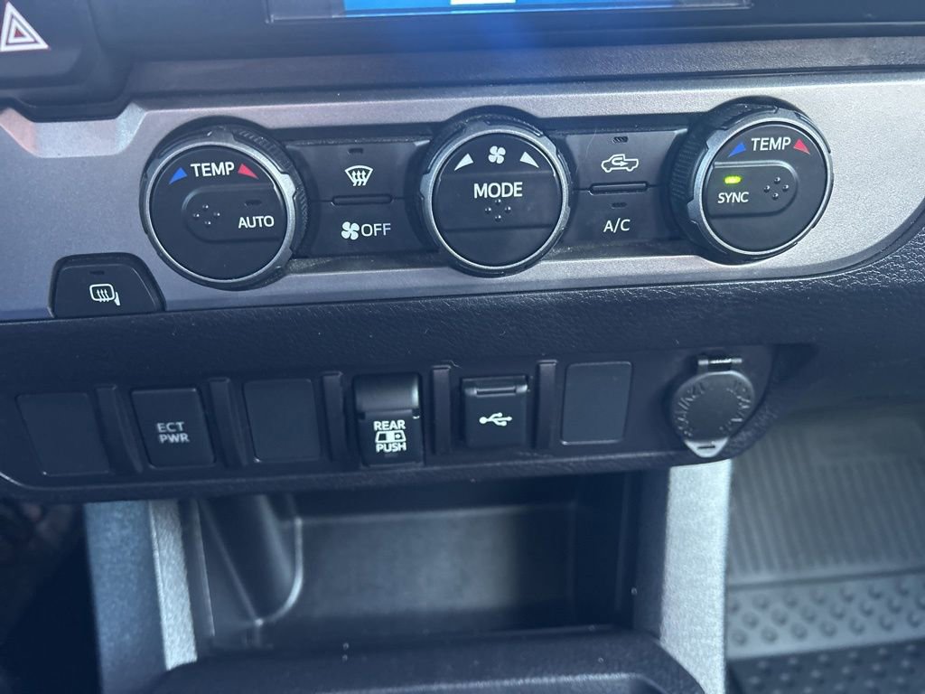 Used 2021 Toyota Tacoma SR5 w/ Trail Edition image 15