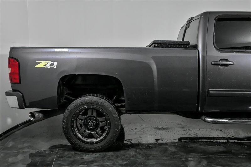 Used 2011 Chevrolet Silverado 3500 LTZ w/ LTZ Plus Package AWD/4WD image 10