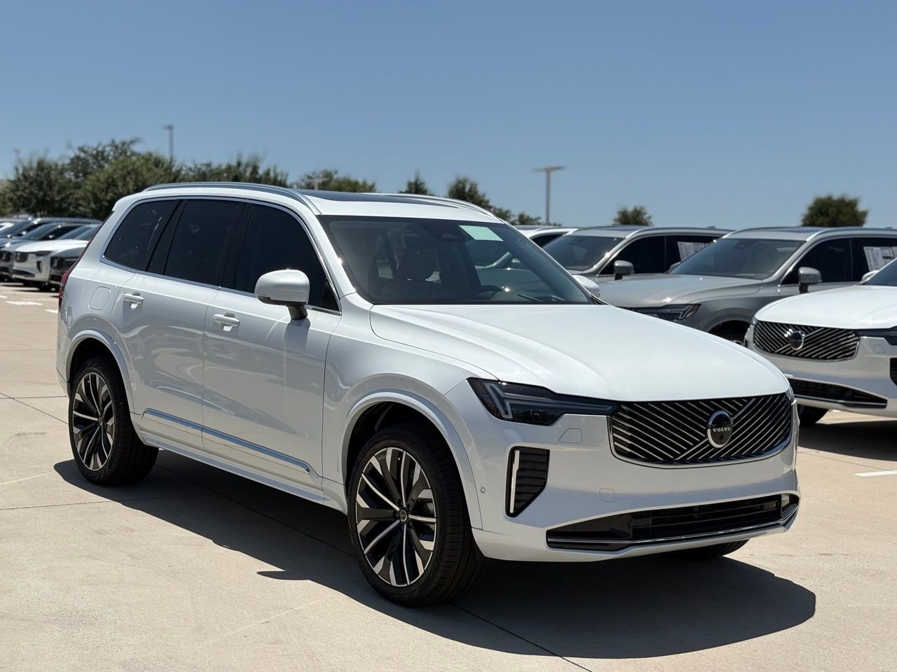 New 2026 Volvo XC90 B6 Ultra w/ Protection Package AWD/4WD image 3