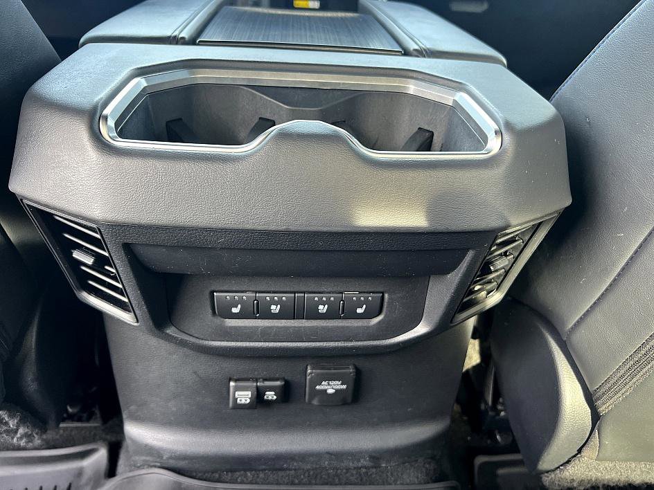 Used 2023 Toyota Tundra Platinum image 29