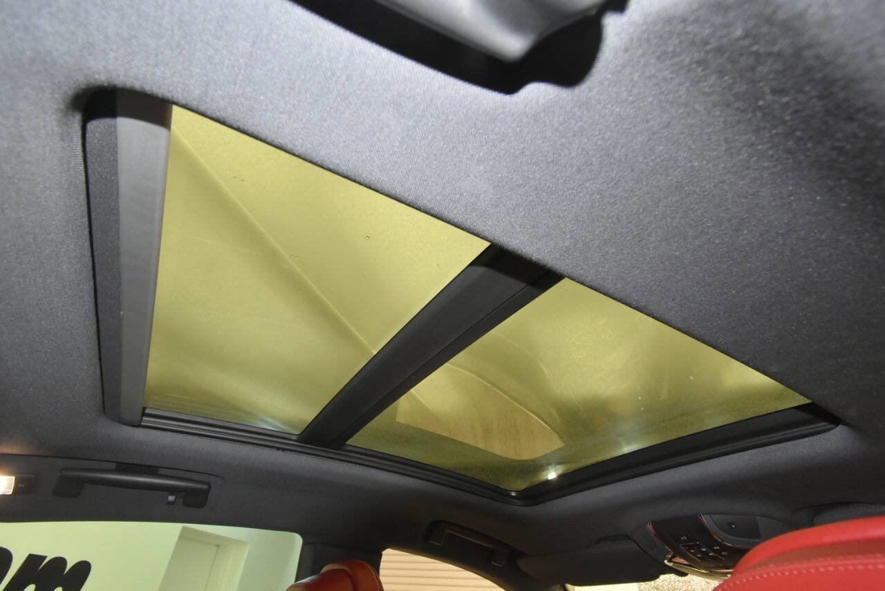 Used 2020 Maserati Levante GranLusso image 17