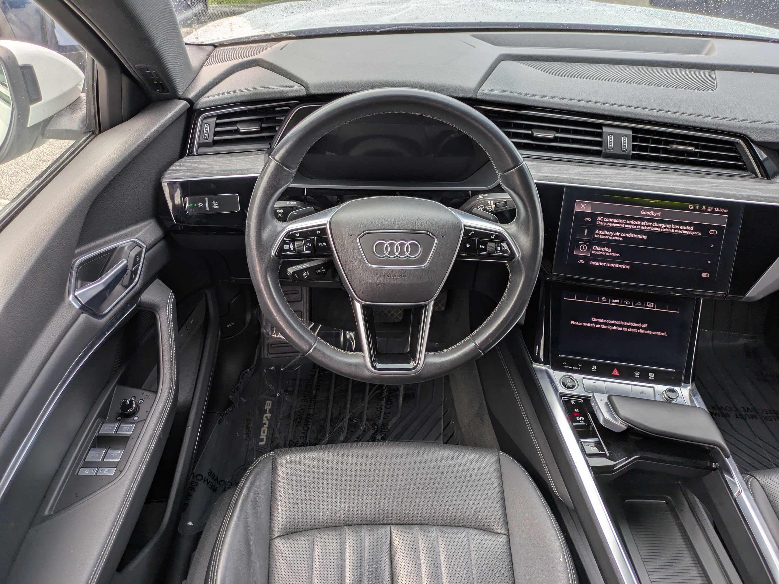 Used 2023 Audi e-tron Premium Plus w/ Premium Plus Package AWD/4WD image 15
