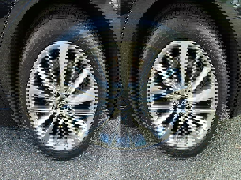 Certified 2023 INFINITI Q50 Luxe image 9