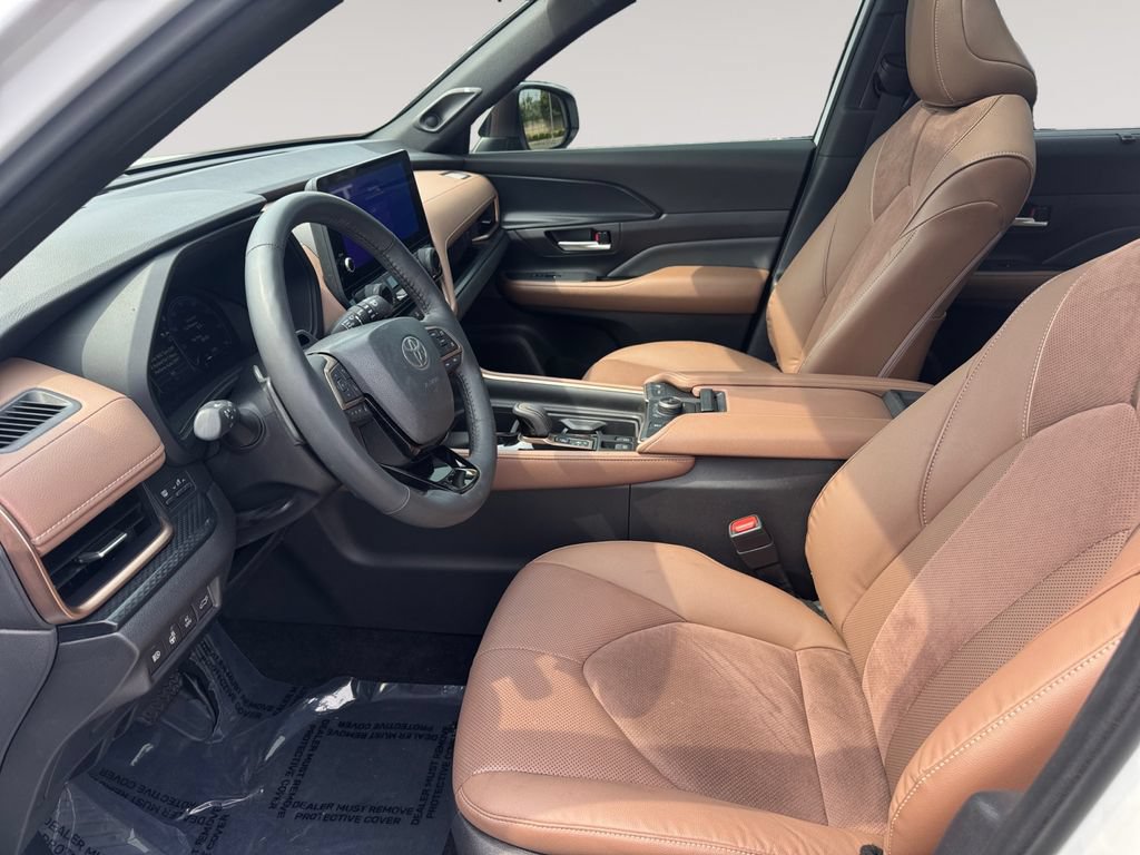 Used 2025 Toyota Grand Highlander AWD Hybrid image 9