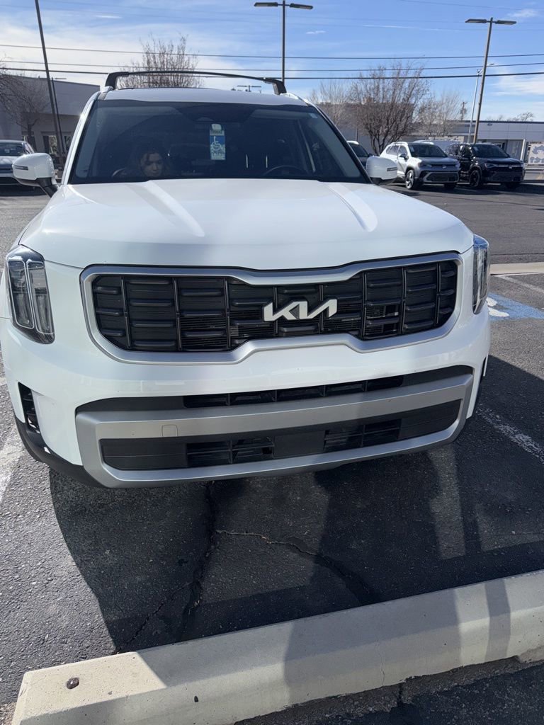 Used 2024 Kia Telluride S w/ S Sunroof Package