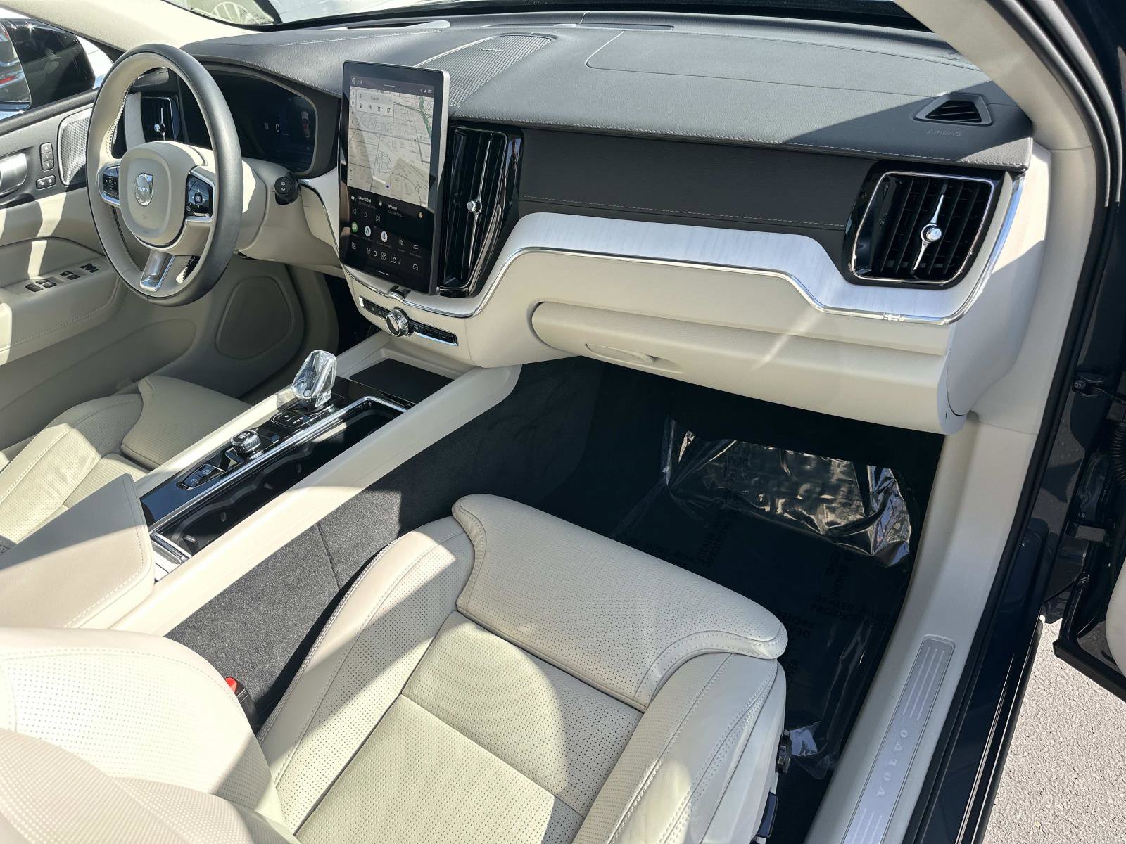 Certified 2026 Volvo XC60 B5 Ultra w/ Protection Package Premier image 26