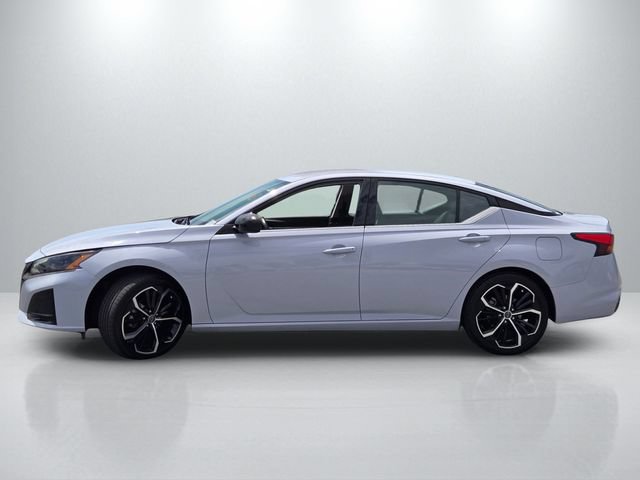 Used 2024 Nissan Altima 2.5 SR FWD image 7