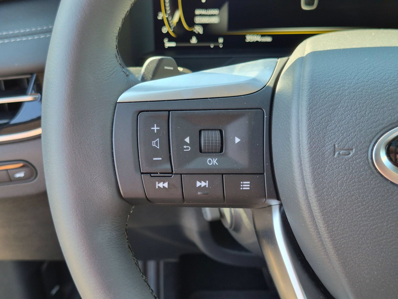 Used 2026 INFINITI QX60 Luxe w/ Cargo Package FWD image 18