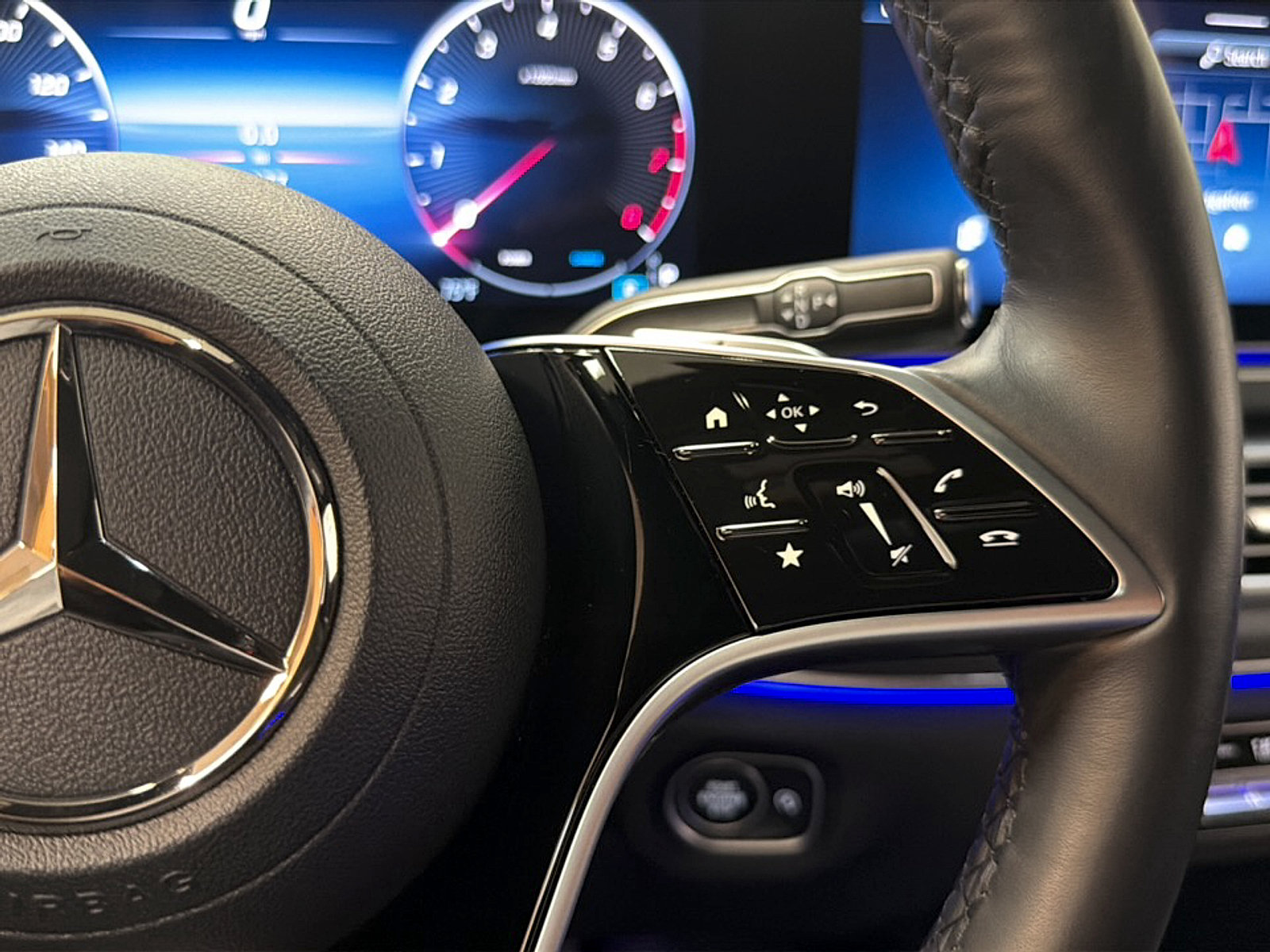 Certified 2025 Mercedes-Benz GLS 450 4MATIC image 24
