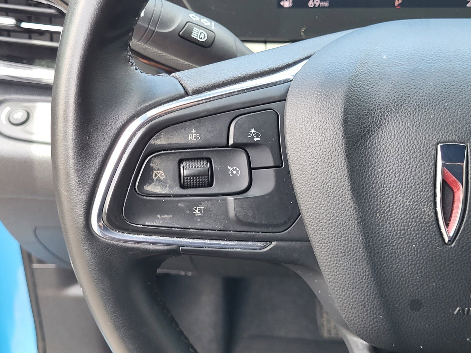 Used 2025 Buick Envista Sport Touring image 27