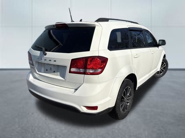 Used 2019 Dodge Journey SE w/ Blacktop Package image 4