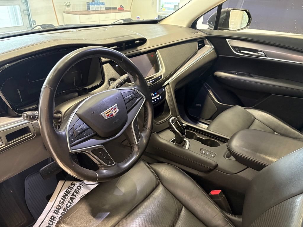 Used 2018 Cadillac XT5 Luxury w/ Driver Awareness Package AWD/4WD image 15