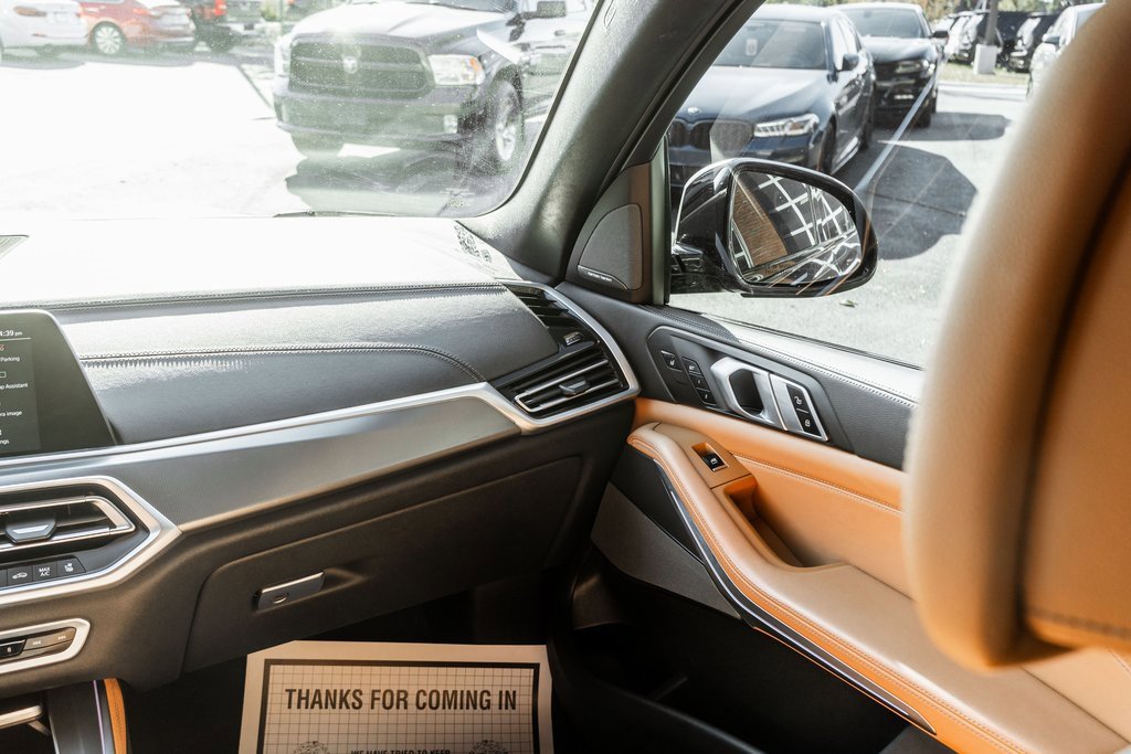 Used 2020 BMW X5 M50i image 14