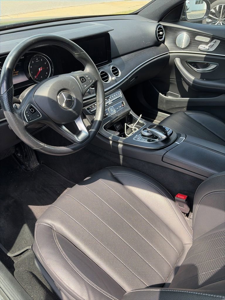 Used 2018 Mercedes-Benz E 300 4MATIC image 2