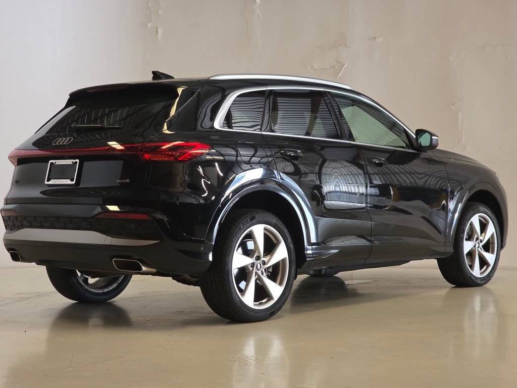 Certified 2025 Audi Q5 Premium AWD/4WD image 5