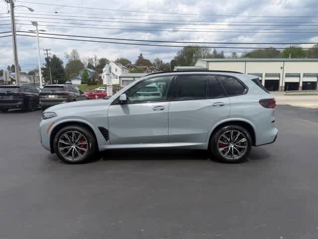 New 2026 BMW X5 xDrive40i w/ M Sport Package AWD/4WD image 4