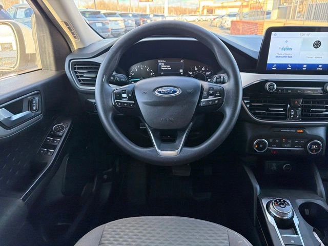 Used 2020 Ford Escape SE image 16