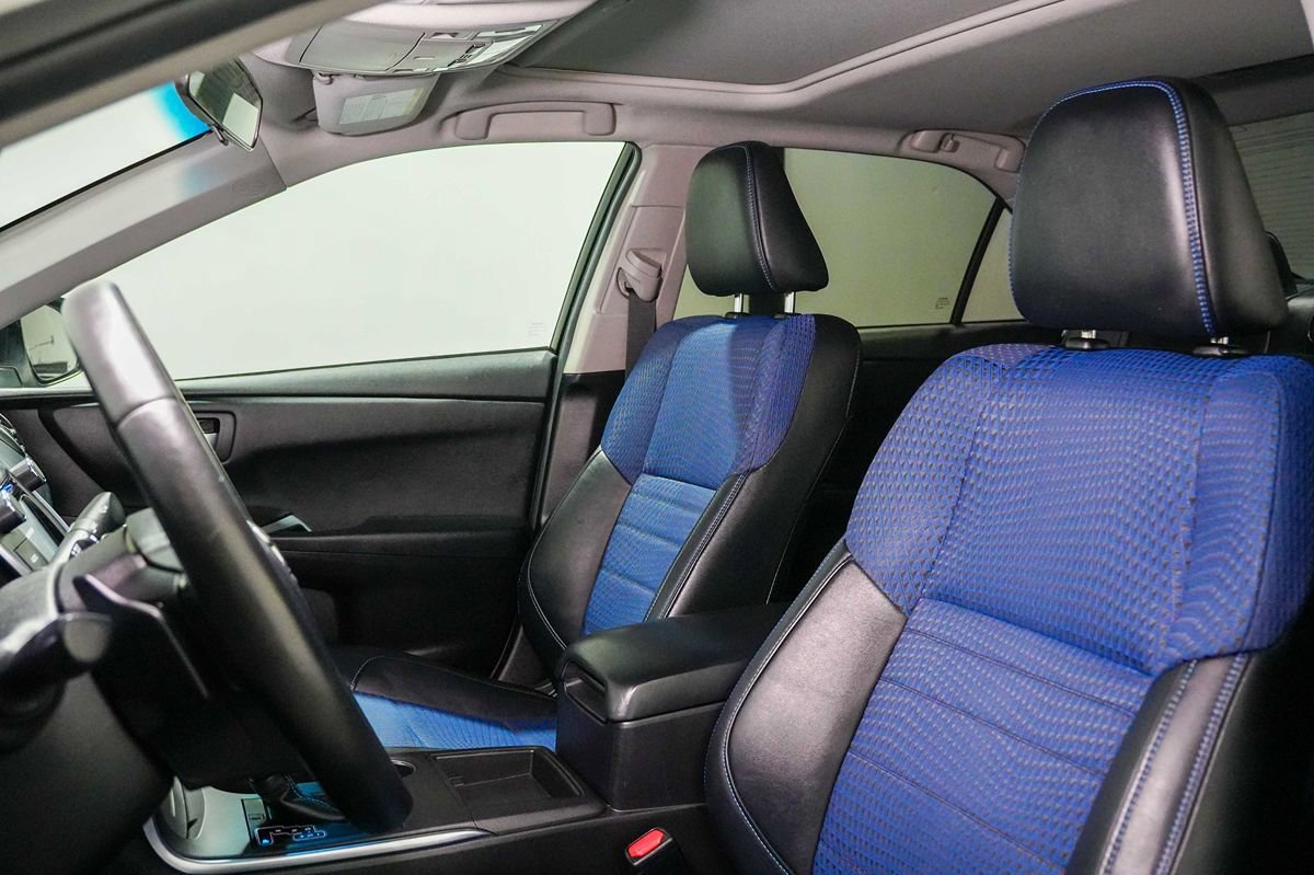 Used 2016 Toyota Camry SE image 12