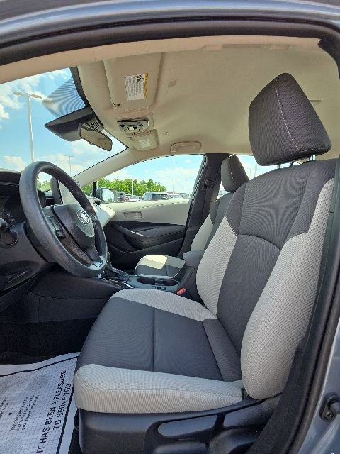 Used 2025 Toyota Corolla LE w/ LE Premium Package FWD image 9